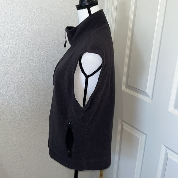 Columbia zip up vest - Picture 3 of 5